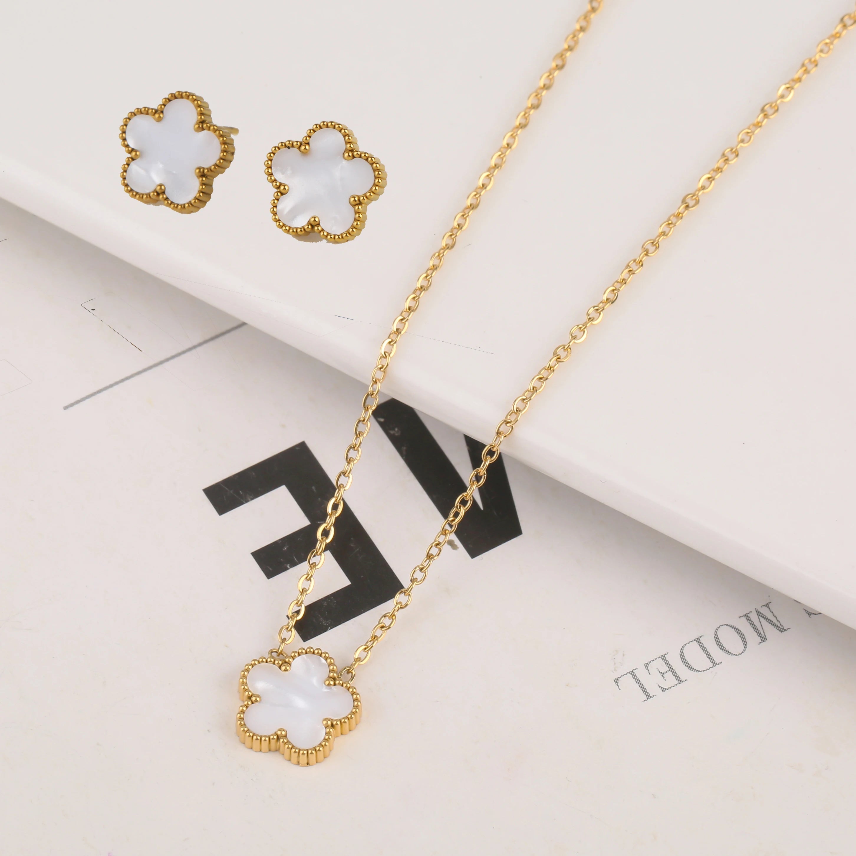 Black Pendant and Earring Set - glimmersgrace.store